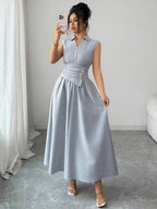 Ärmelloses Maxikleid mit Kragen und Wickeldetail an der Taille